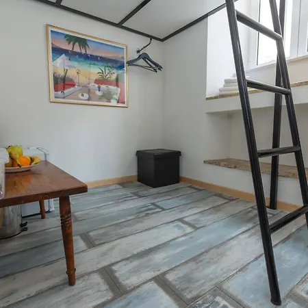 D Old Town Center アパート